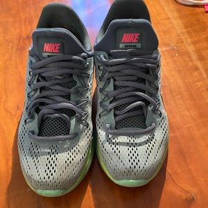 selling because I had foot surgery and too tight